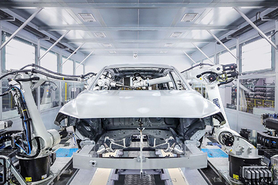 牵手吉利，转型“造车”能否破局移动互联网研发的边界？